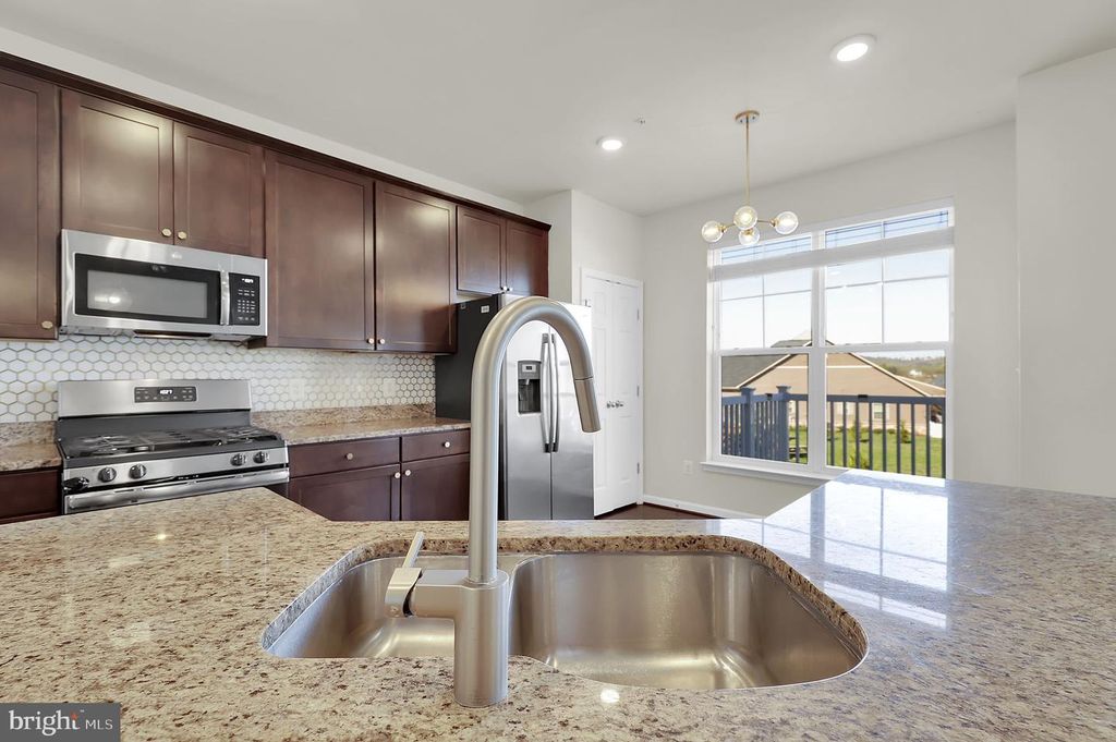 Image 10 of property listing at 5906 KRANTZ DR, Frederick, MD 21703