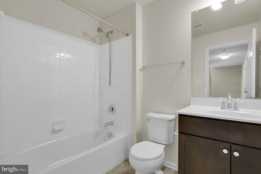 Image 12 of property listing at 5906 KRANTZ DR, Frederick, MD 21703