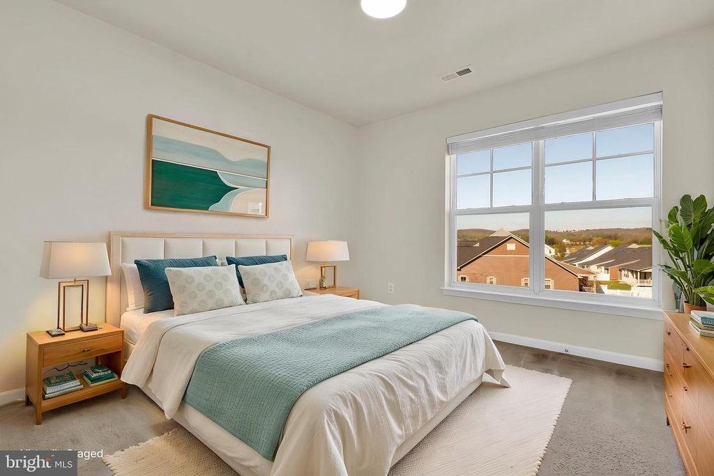 Image 14 of property listing at 5906 KRANTZ DR, Frederick, MD 21703