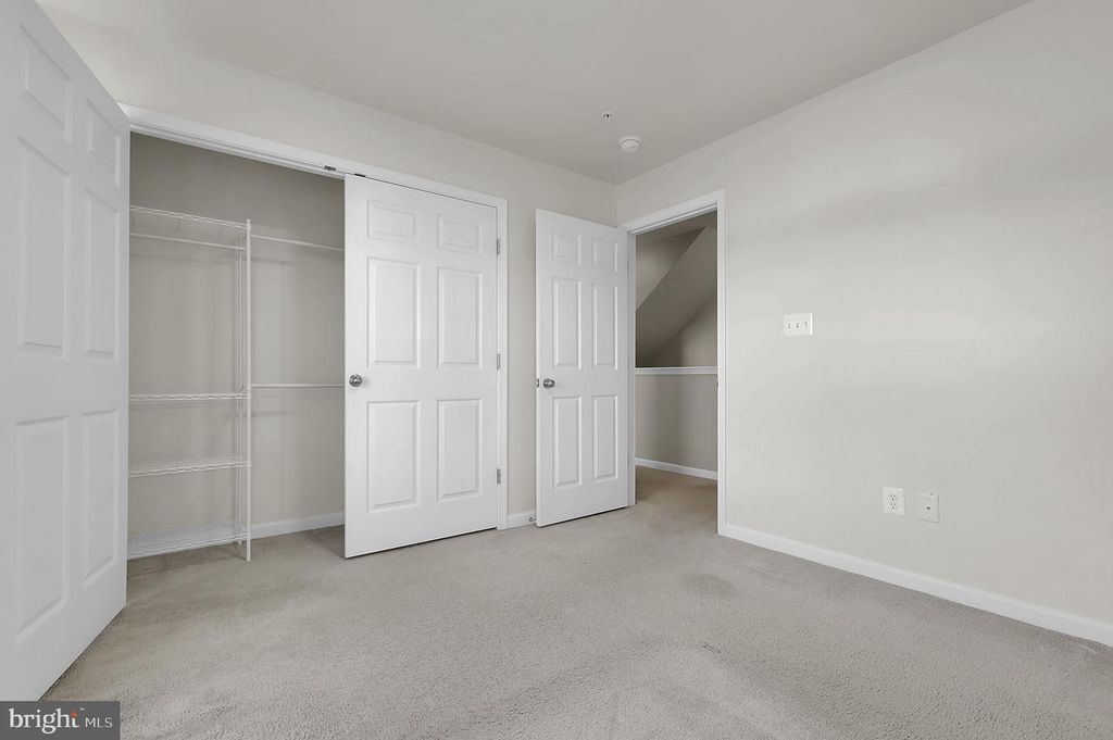 Image 15 of property listing at 5906 KRANTZ DR, Frederick, MD 21703