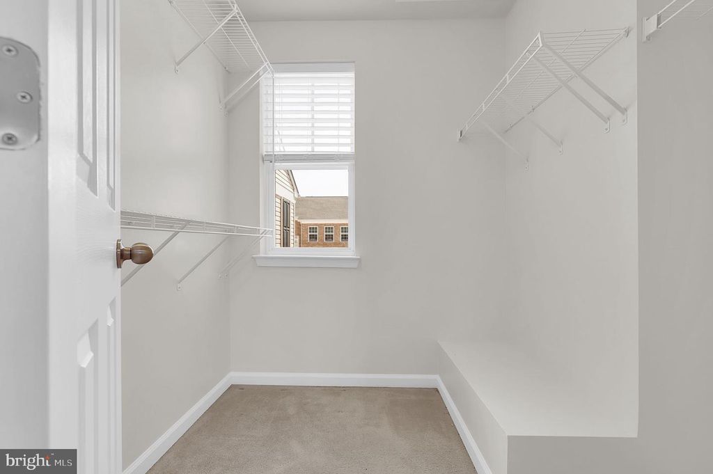 Image 22 of property listing at 5906 KRANTZ DR, Frederick, MD 21703