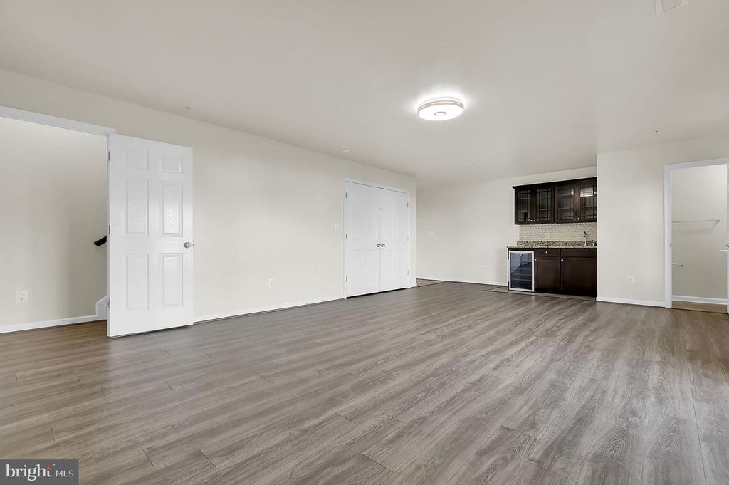 Image 27 of property listing at 5906 KRANTZ DR, Frederick, MD 21703