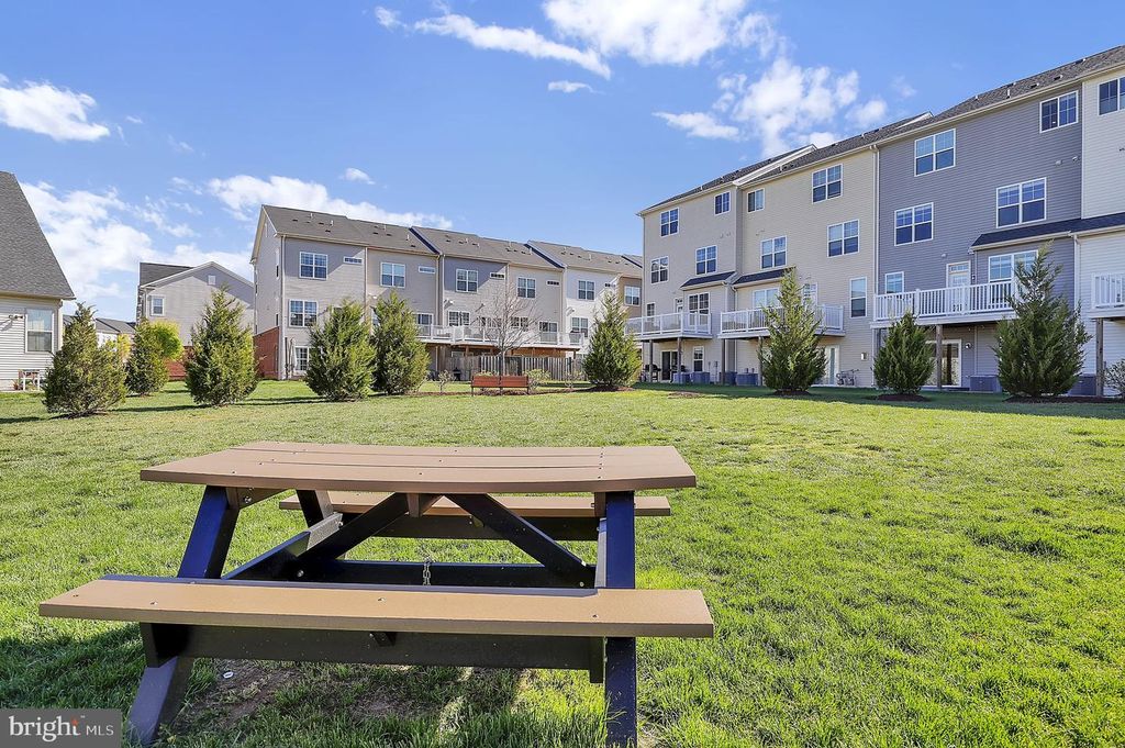 Image 38 of property listing at 5906 KRANTZ DR, Frederick, MD 21703