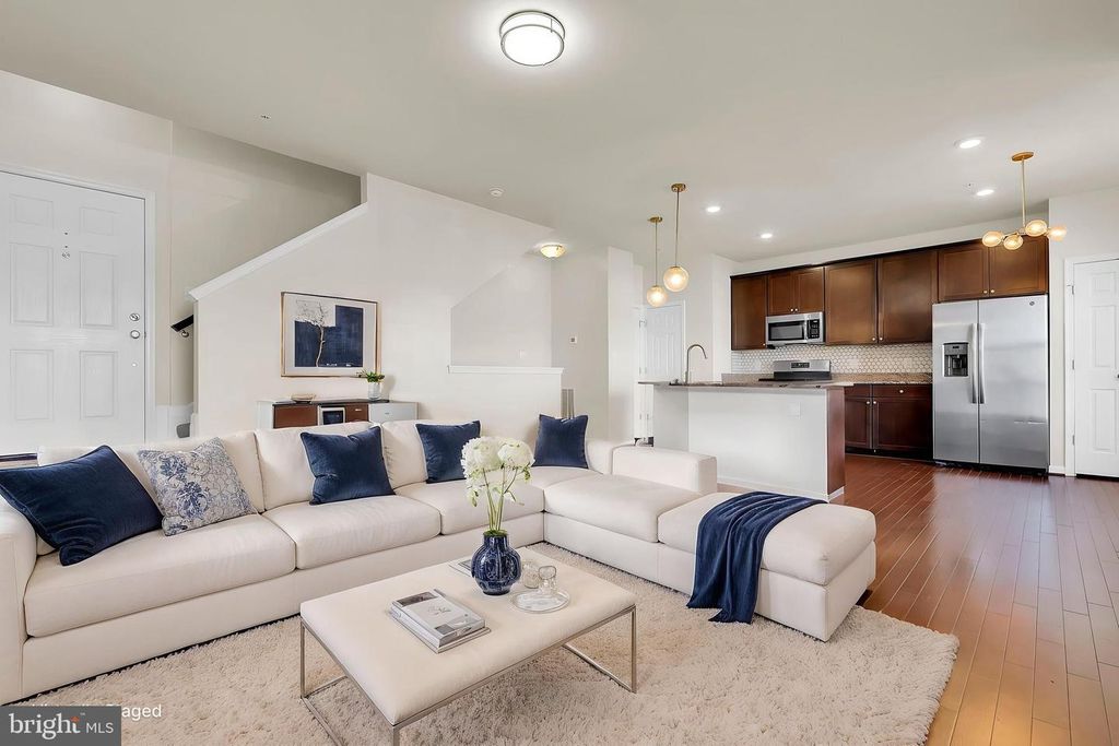 Image 5 of property listing at 5906 KRANTZ DR, Frederick, MD 21703