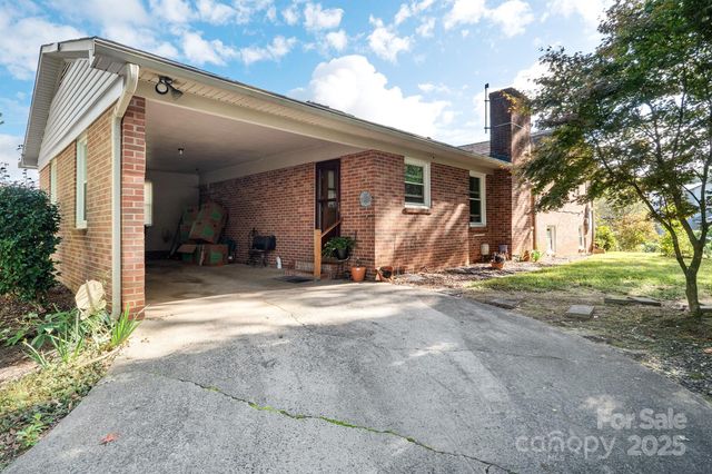 111 Newcastle Avenue, Lincolnton, NC 28092