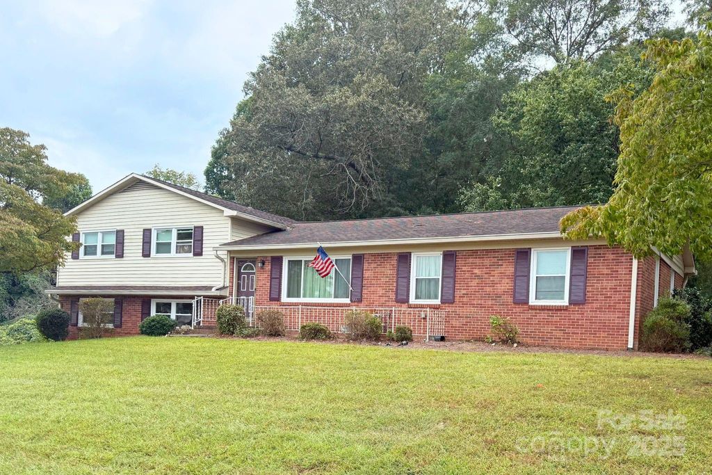 111 Newcastle Avenue, Lincolnton, NC 28092