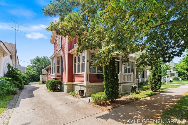 58 E 13th Street, Holland, MI 49423