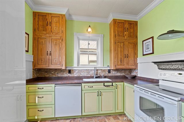 58 E 13th Street, Holland, MI 49423