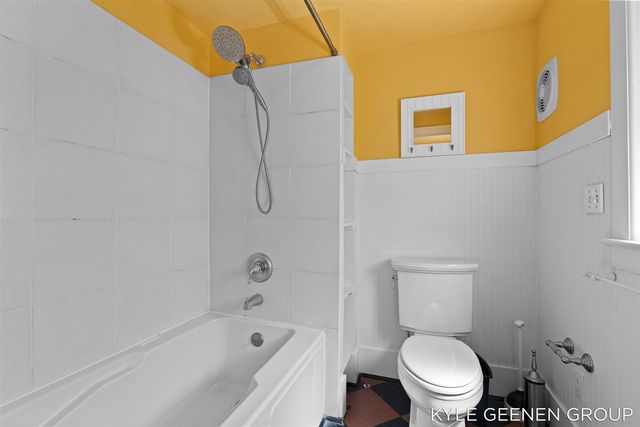 58 E 13th Street, Holland, MI 49423