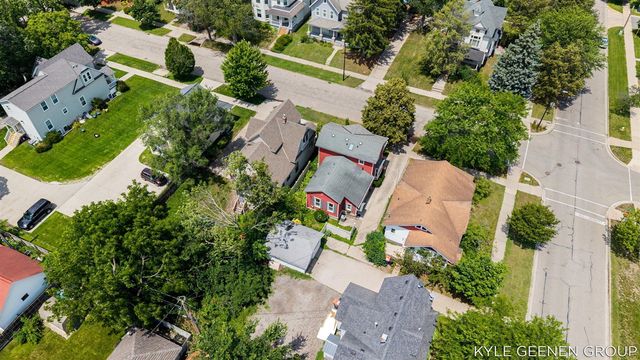58 E 13th Street, Holland, MI 49423