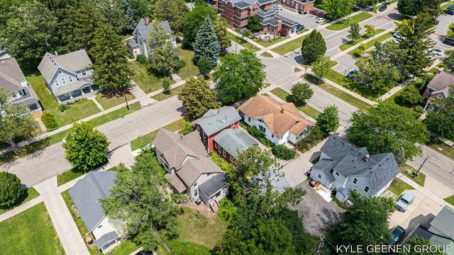 58 E 13th Street, Holland, MI 49423