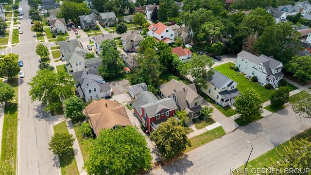 58 E 13th Street, Holland, MI 49423