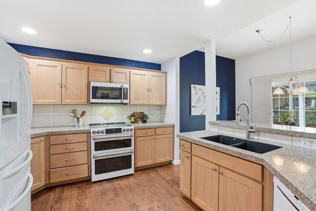 6728 S Moran View St, Spokane, WA 99224