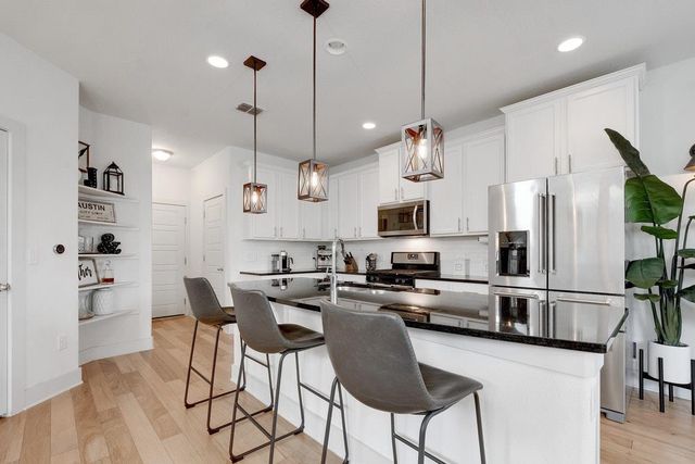 9710 Tanglemede ST, Austin, TX 78748