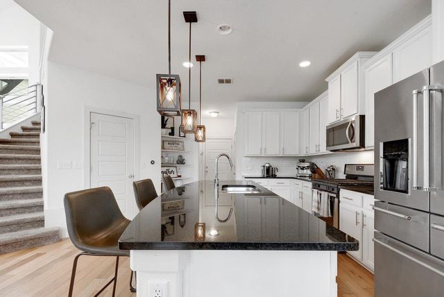 9710 Tanglemede ST, Austin, TX 78748