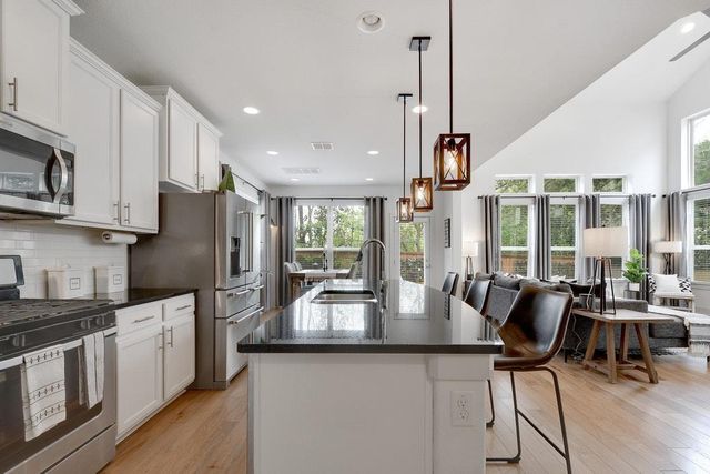 9710 Tanglemede ST, Austin, TX 78748