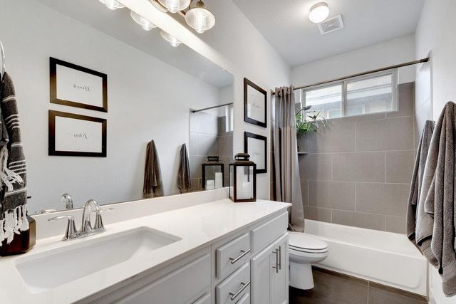 9710 Tanglemede ST, Austin, TX 78748