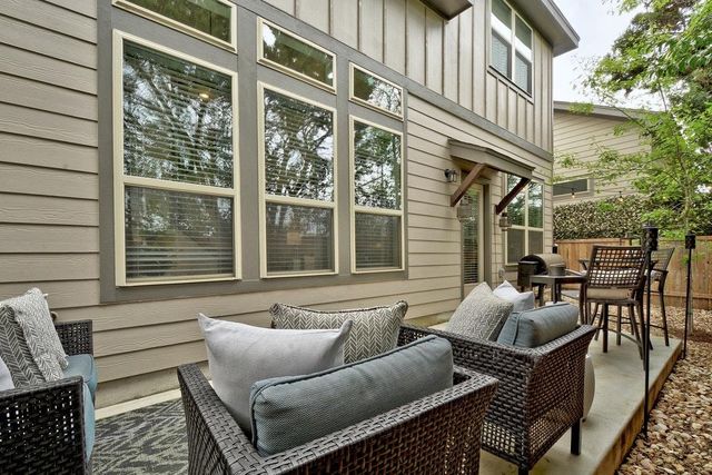9710 Tanglemede ST, Austin, TX 78748