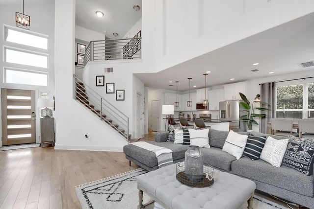 9710 Tanglemede ST, Austin, TX 78748