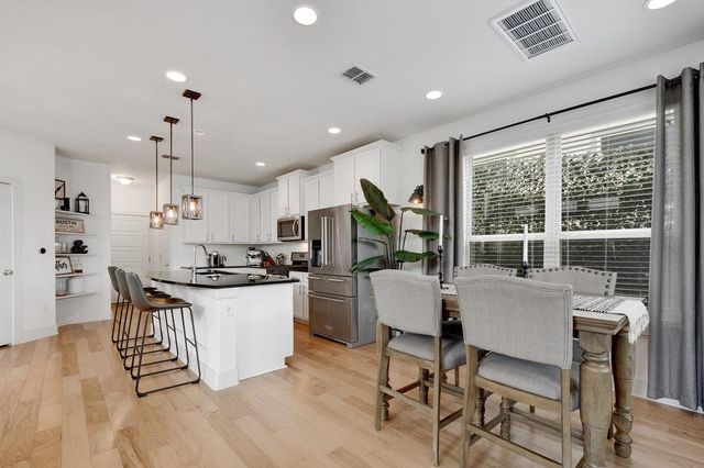 9710 Tanglemede ST, Austin, TX 78748