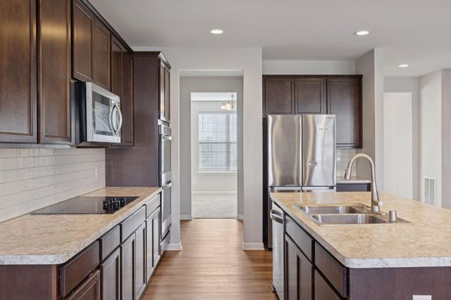 11756 Upper 31st Street N, Lake Elmo, MN 55042