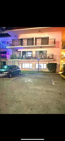 4705 SW 62nd Ave 104, Davie, FL 33314