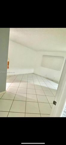 4705 SW 62nd Ave 104, Davie, FL 33314