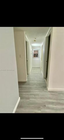 4705 SW 62nd Ave 104, Davie, FL 33314