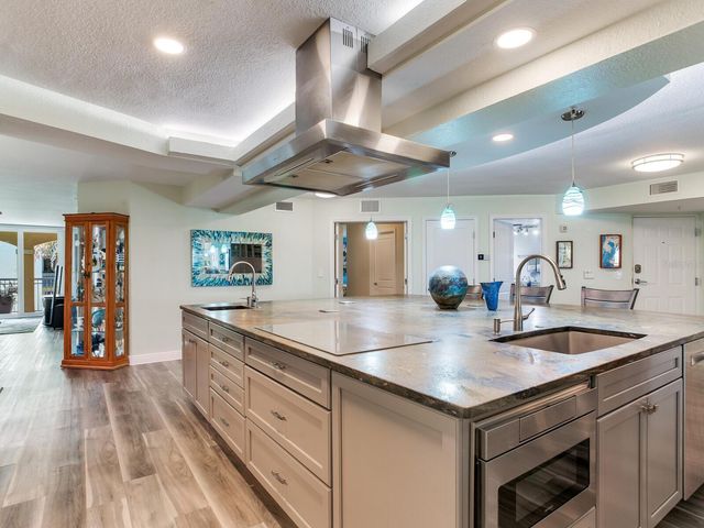 5353 GULF BOULEVARD B202, St Pete Beach, FL 33706