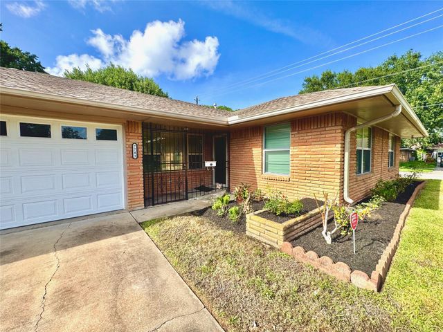 7743 Meadville Street, Houston, TX 77061