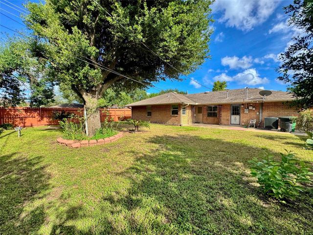 7743 Meadville Street, Houston, TX 77061
