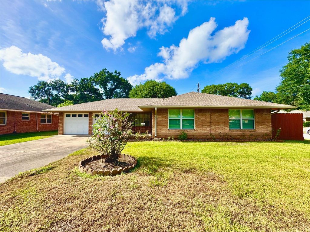 7743 Meadville Street, Houston, TX 77061