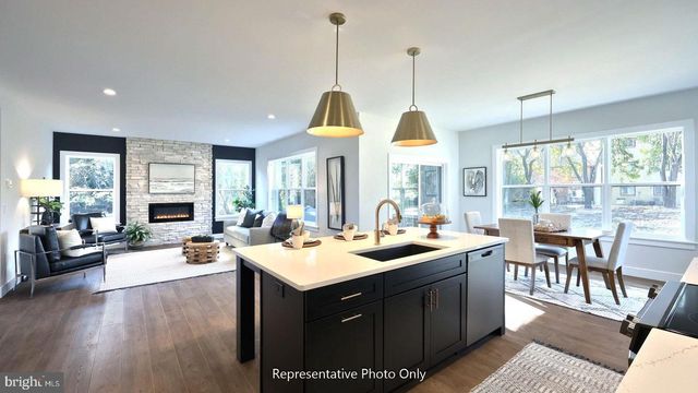 127 SOUTH MOUNTAIN DR, Carlisle, PA 17013