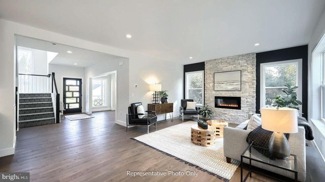 127 SOUTH MOUNTAIN DR, Carlisle, PA 17013