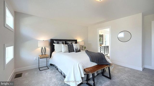 127 SOUTH MOUNTAIN DR, Carlisle, PA 17013