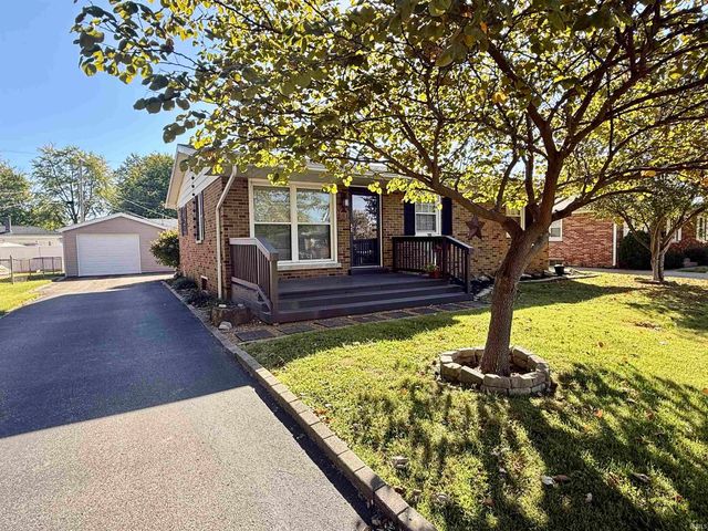 1313 N Saint James Boulevard, Evansville, IN 47711