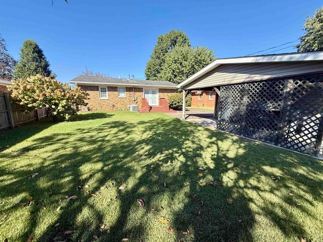 1313 N Saint James Boulevard, Evansville, IN 47711