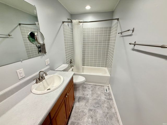 1313 N Saint James Boulevard, Evansville, IN 47711
