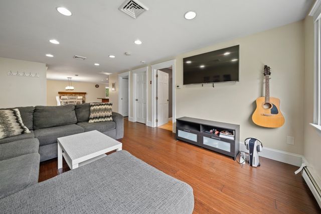89 Ring Rd, Plympton, MA 02367
