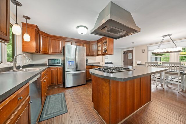 89 Ring Rd, Plympton, MA 02367