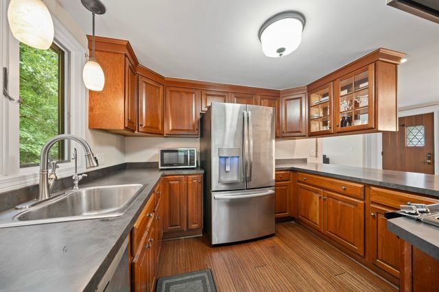 89 Ring Rd, Plympton, MA 02367