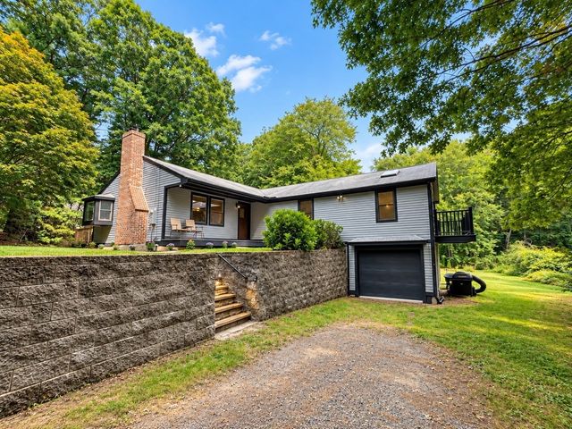89 Ring Rd, Plympton, MA 02367
