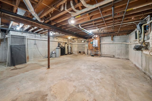 89 Ring Rd, Plympton, MA 02367