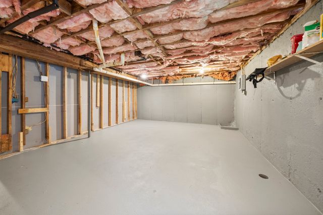 89 Ring Rd, Plympton, MA 02367