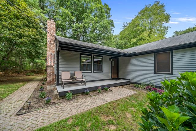 89 Ring Rd, Plympton, MA 02367
