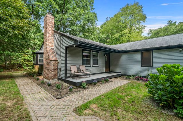 89 Ring Rd, Plympton, MA 02367