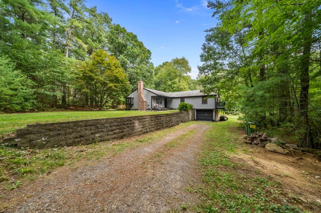89 Ring Rd, Plympton, MA 02367