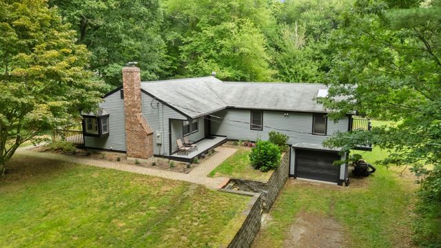 89 Ring Rd, Plympton, MA 02367