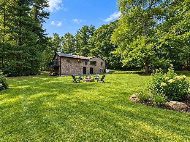 89 Ring Rd, Plympton, MA 02367