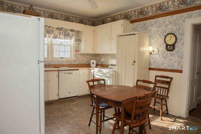 38 Greenwood Street, New Britain, CT 06051